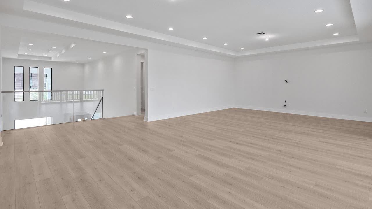 Open-Concept Luxury Living & Kitchen gallery 1